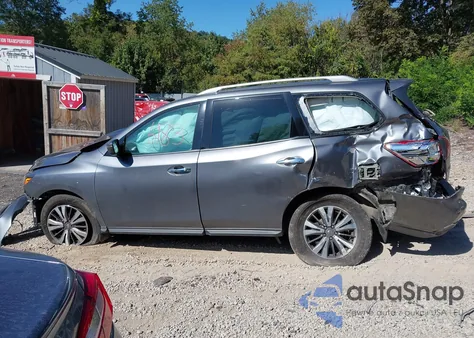 2017 Nissan Pathfinder Sv z USA, uszkodzony, nr VIN 5N1DR2MM6HC906918